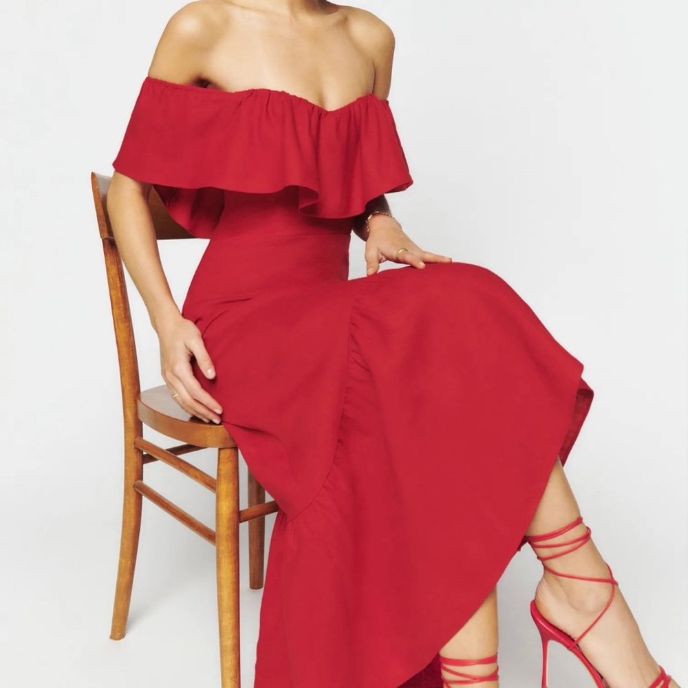 Reformation Baela Linen Dress in Cherry (red) size 8. Never worn.